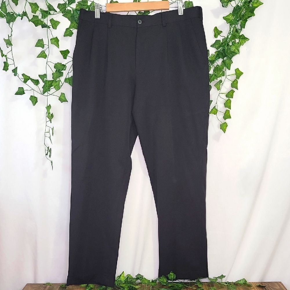 VanHeusen. Classic Black Trousers. Size 34X32. EUC